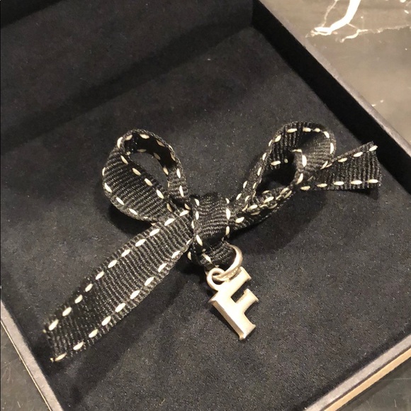 Links of London letter F charm - Picture 3 of 3